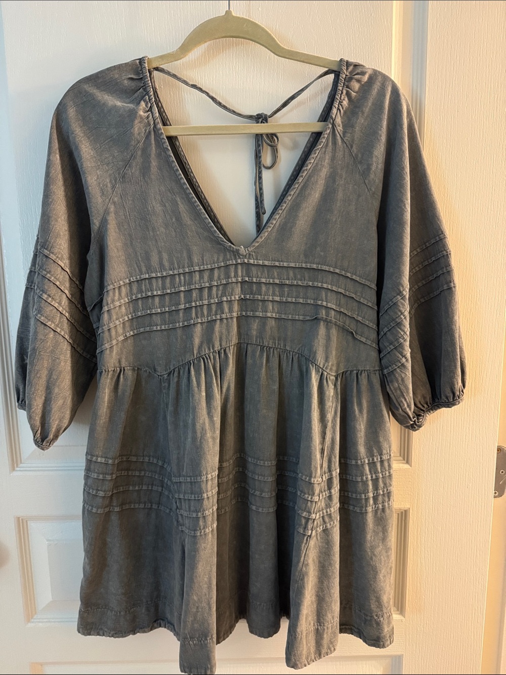 Mustard Seed Washed Gray V-Neck Pintuck Peasant Tunic